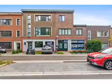 spacieux complexe sportif/espace commercial/bureau (775m²) a