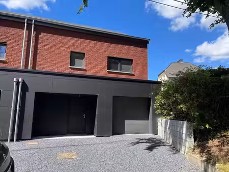 maison 3 façades avec 4 chambres avec chacune sa salle de do