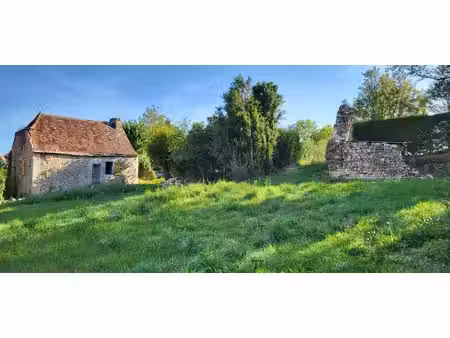 maison à rénover entièrement sur 1300 m2 de terrain