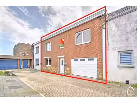 maison 3/4 ch avec garage et jardin! vue degagee!