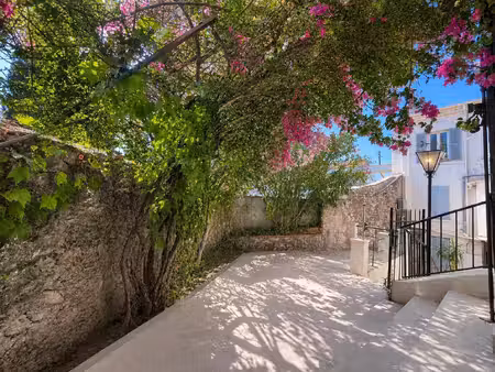 maison de ville de 103 m2 - 4 pièces - 3 suites - 2 terrasses - cannes petit juas