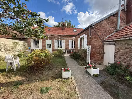 becquigny - ancien corps de ferme - maison - dependances - j