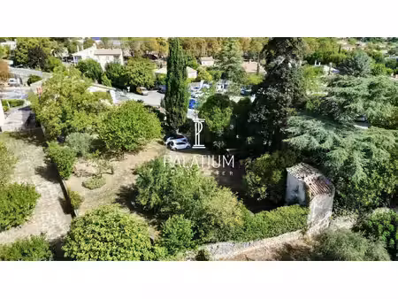 maison avec terrain et vue sur la citadelle au coeur de forcalqu