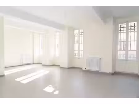 a laon maison de ville...