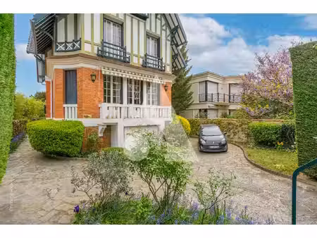 triangle d'or  magnifique maison 9 pièces de 300 m2