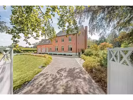 bâtiment de caractère sur 8 hectares à balen