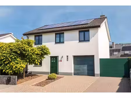 villa rénovée avec 4 chambres  garage et jardin dans un qua