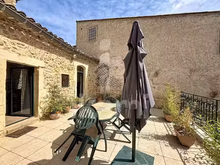 coeur de village maison de charme avec terrasse  cour et ca