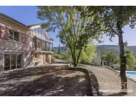belle propriété avec piscine et dépendance et vues à distance de marche de saint-antonin-n