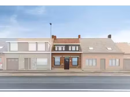 huis te koop in woesten met 3 kamers  garage en tuin