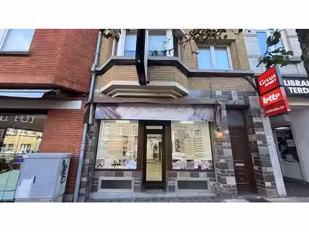 terdelt - rez commercial - +/- 60m2 - grand vitrine