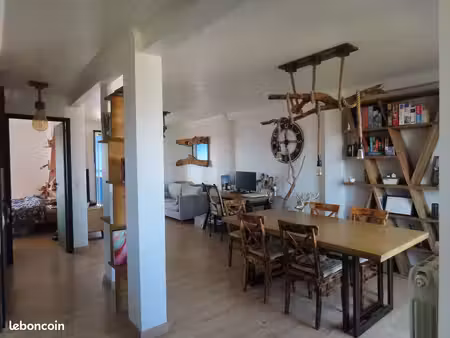 appartement 52 m² rénové avec vue mer  balcon  parking et cave