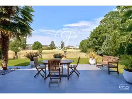 maison 8 pièces 179 m²