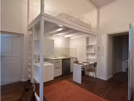studio de 32 m² avec balcon - aubenas centre-ville