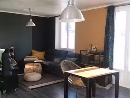 t2 spacieux / meublé
