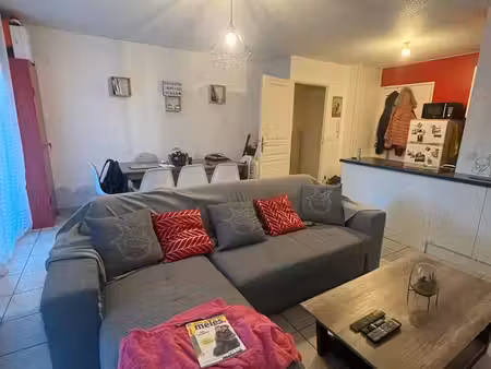 appartement avec terrasse et place de parking