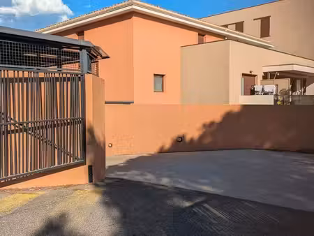 box garage 13 m² à louer – fréjus – garden square
