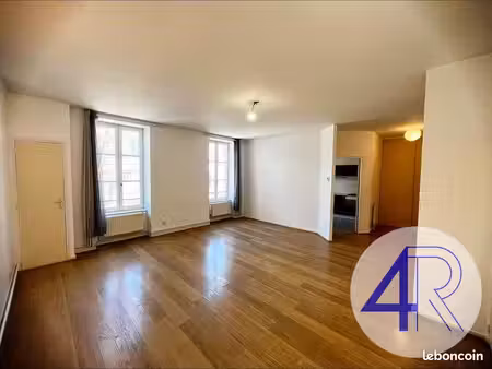 appartement 3 pièces 77 m²