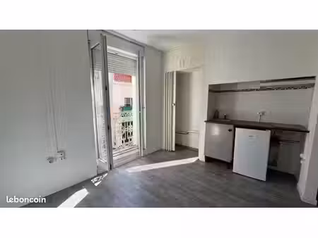 studio 1 pièce 14 m²