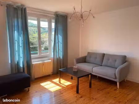 appartement t3 avec cave et garage à figeac