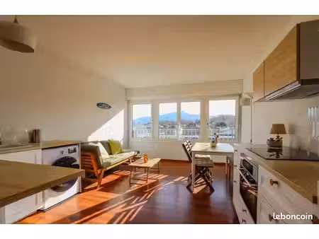 particulier loue appartement t2 meublé  quartier urdazuri (bail étudiant 9 mois exclusivem