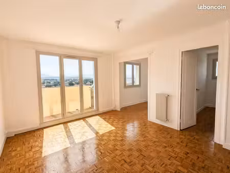 t3 - 56 m² vue sur pyrénées - rénové dans résidence sécurisé