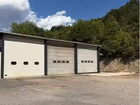 à louer entrepôt / hangar