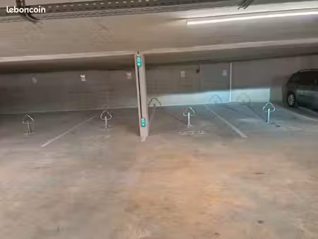 location place de parking sécurisée