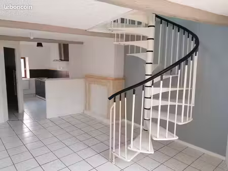 apparemment 2 pièces en duplex proche centre