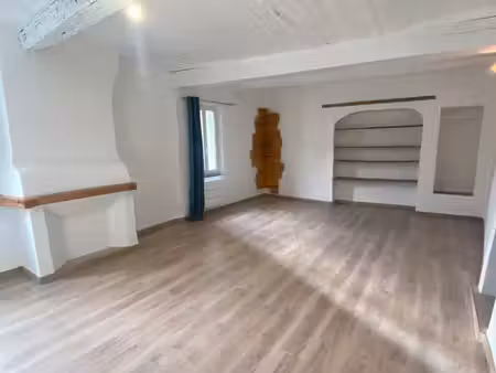 appartement 2 pièces + bureau /dressing . 62m2 entièrement renové .plein sud