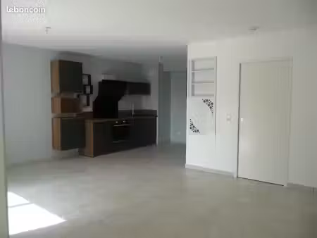 grand t1 de 40m² avec terrasse