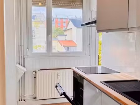 f4 ste anne  maison blanche