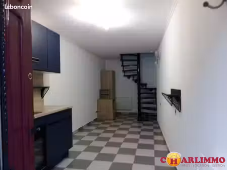 maison de ville 1 pièce 32 m²