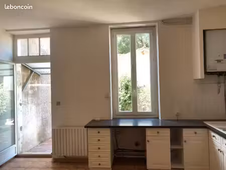 maison de ville avec petit jardin quartier ancien hopital