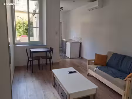 appartement rénové 24m² +terrasse