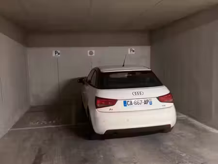 parking voiture joliette rue d'hozier