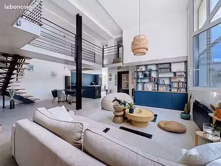 maison 9 pièces 220 m²