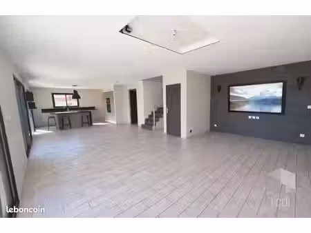 propriété 4 pièces 90 m²