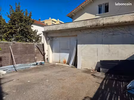 entrepôt bron