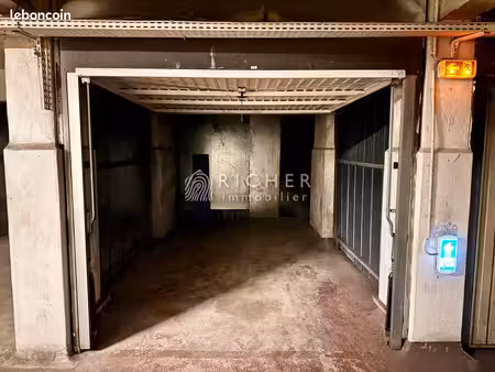 parking/box 12 m² nice