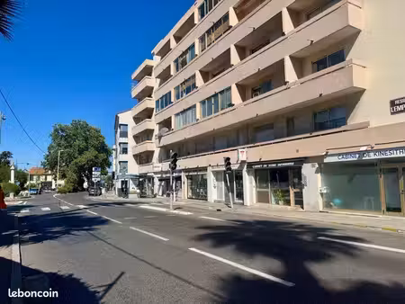 golfe juan murs commerciaux 140 m sur axe principal