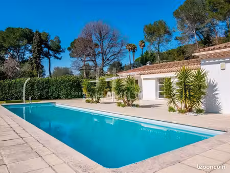 villa 5 pièces 185 m²