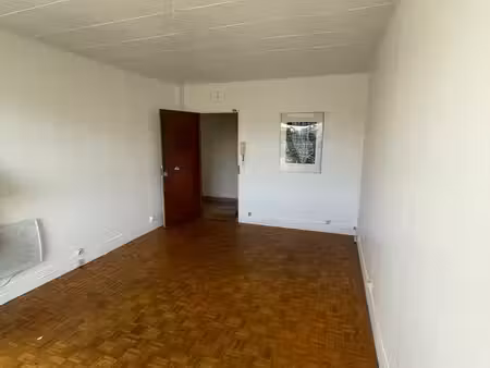 bureau 18 m² à louer – 102 avenue des champs-élysées – paris 8e