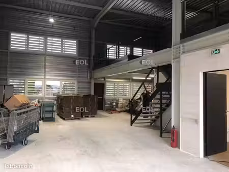 local bureaux 256 m²