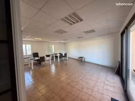 loue bureaux saint cannat 52m2