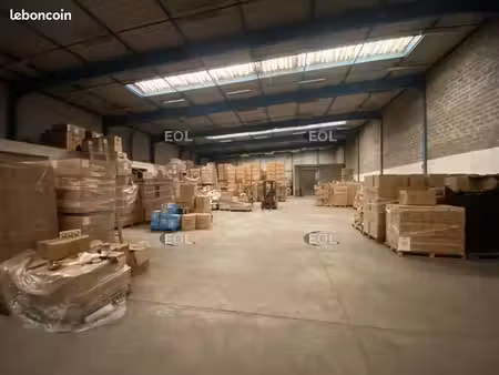 local industriel 1 100 m²