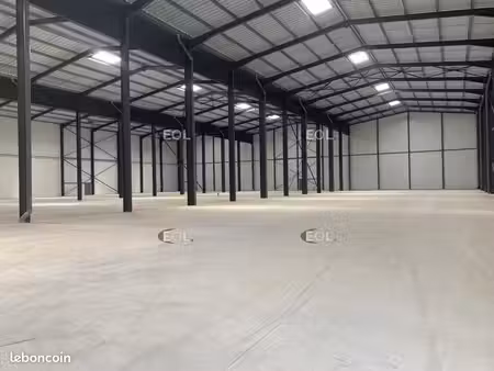 local industriel 6 492 m²