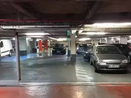 vends emplacement parking à 2 pas de l'arc de triomphe