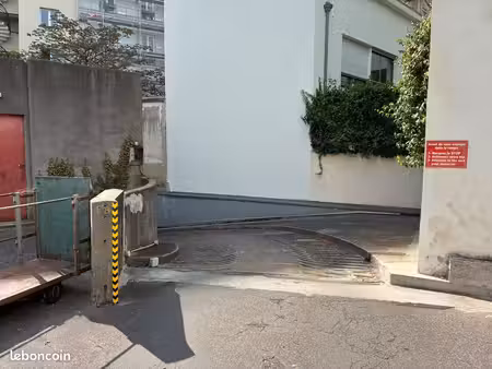 parking 12 eme paris