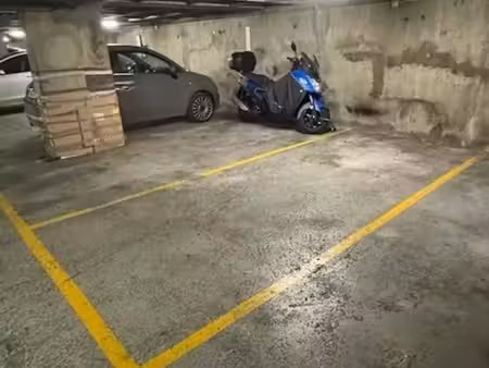parking 10 m² paris